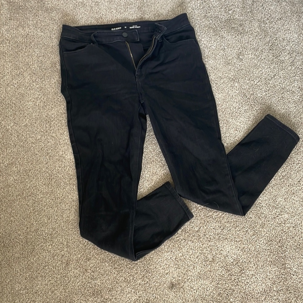 Black Old Navy super skinny jeans